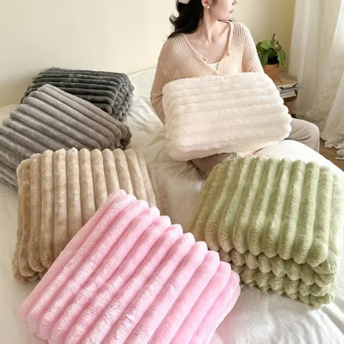 🎀Popular thickened plush nap blanket