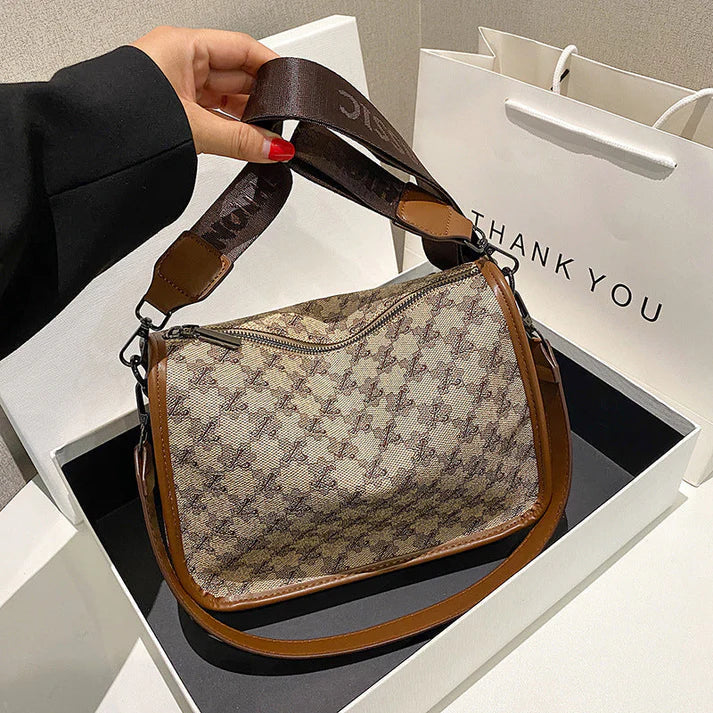 फैशनेबल र ट्रेन्डी क्रसबडी ब्याग