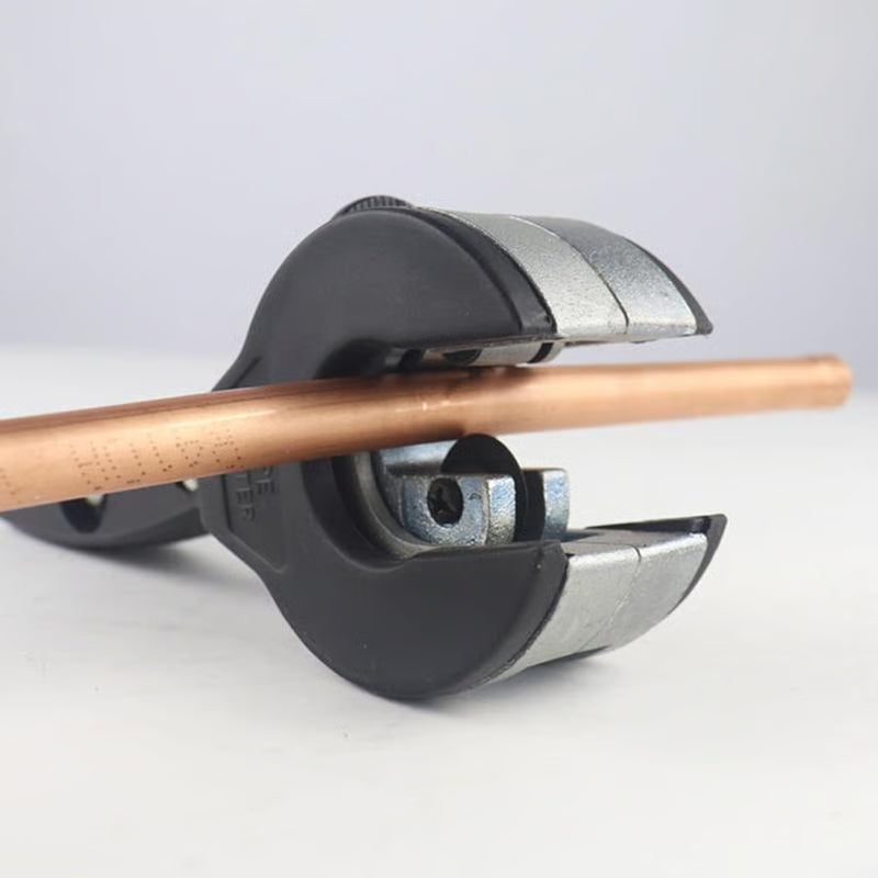 Ratcheting Pipe Cutter