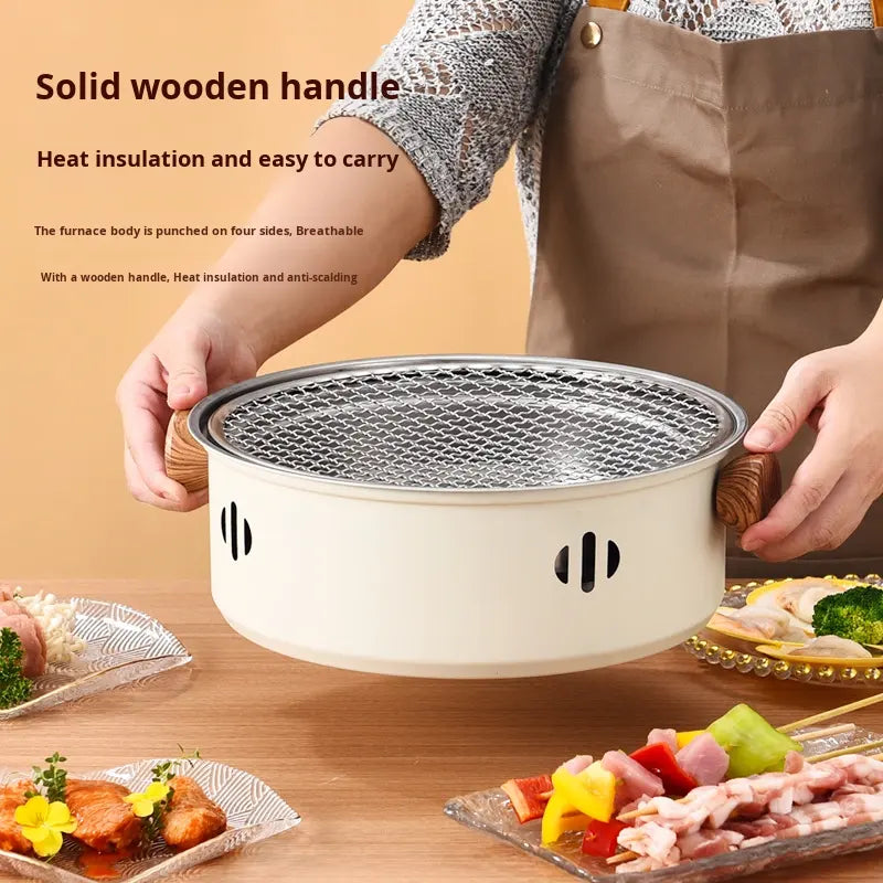 बाहिरी क्याम्पिङ र पिकनिकका लागि बहु-उपयोगी पोर्टेबल बार्बेक्यु ग्रिल।