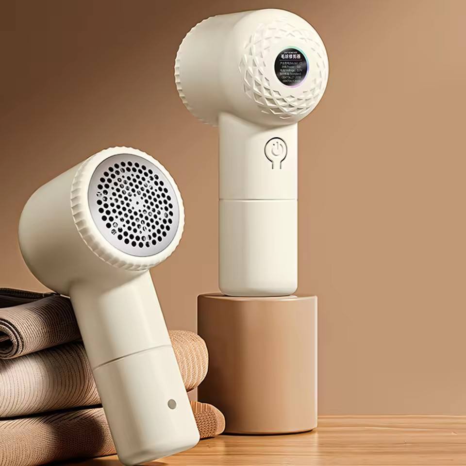 रिचार्ज गर्न मिल्ने पोर्टेबल लिण्ट रिमूभर – कपडाबाट फोहोर र बलहरू सजिलै हटाउने।