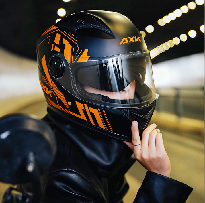 जाडोमा न्यानो मोटरसाइकल चारै मौसमका लागि सवारी हेलमेट